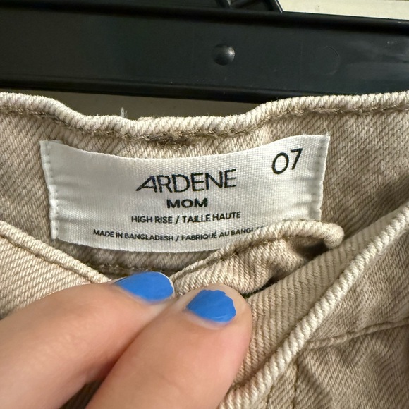 Ardene Beige High Rise Mom Jeans - Picture 3 of 4